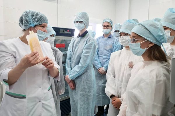Экскурсия учеников первой школы в Губкинскую больницу